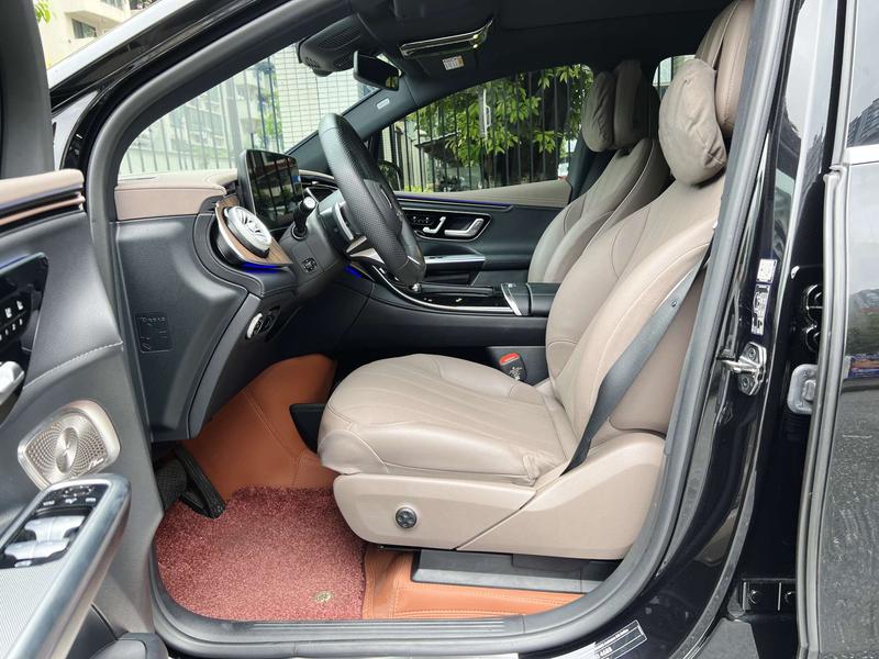 Mercedes-Benz EQE SUV, 2024 — фото 7 из 9
