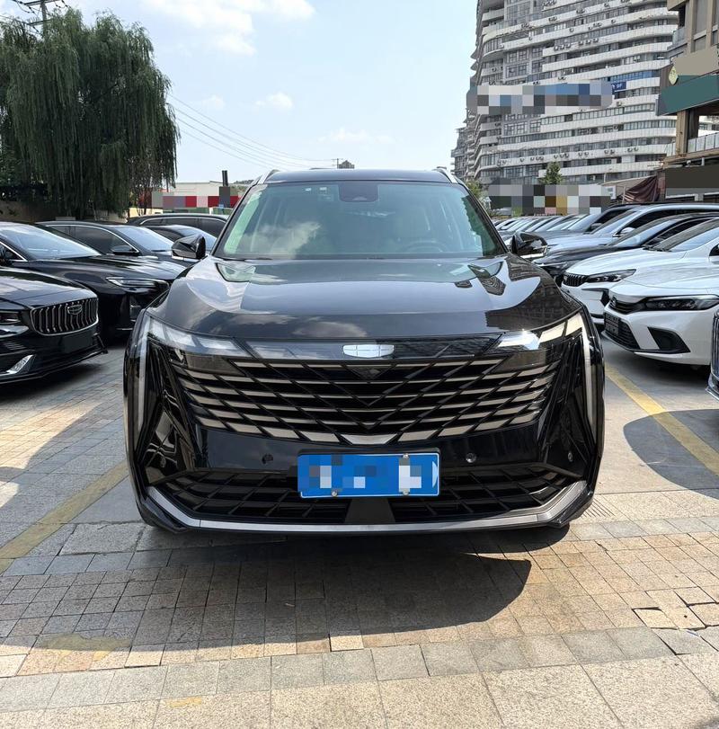 Geely Atlas L, 2023 — фото 2 из 10