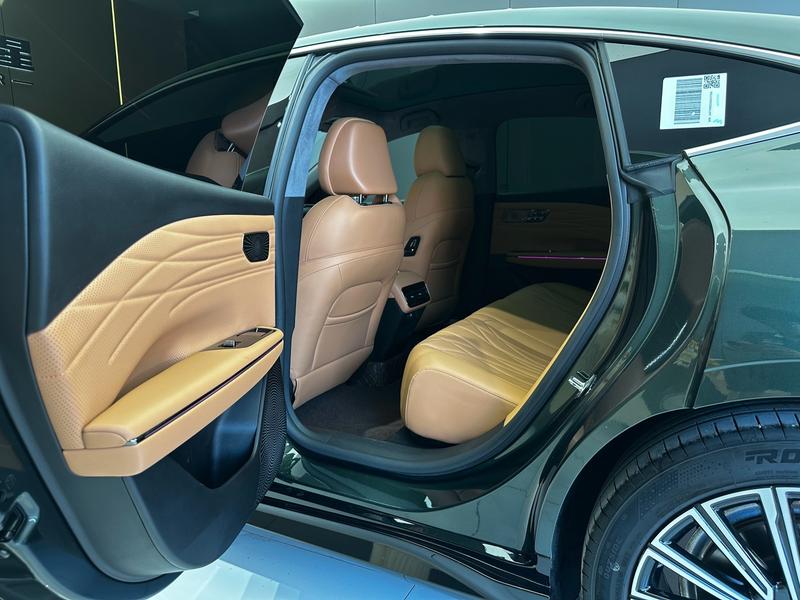Geely Galaxy Starshine 8 EM-i, 2025 — фото 11 из 12