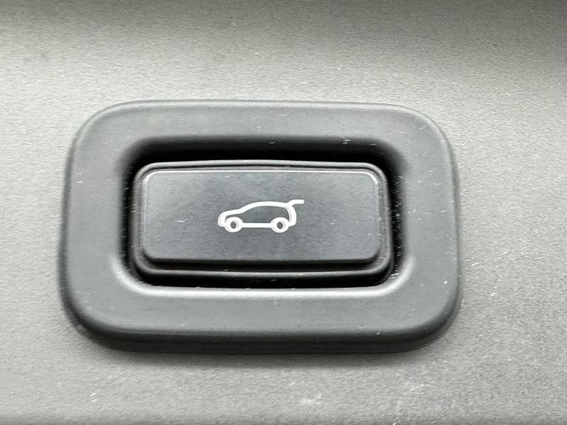 Land Rover Range Rover Evoque L, 2022 — фото 10 из 12