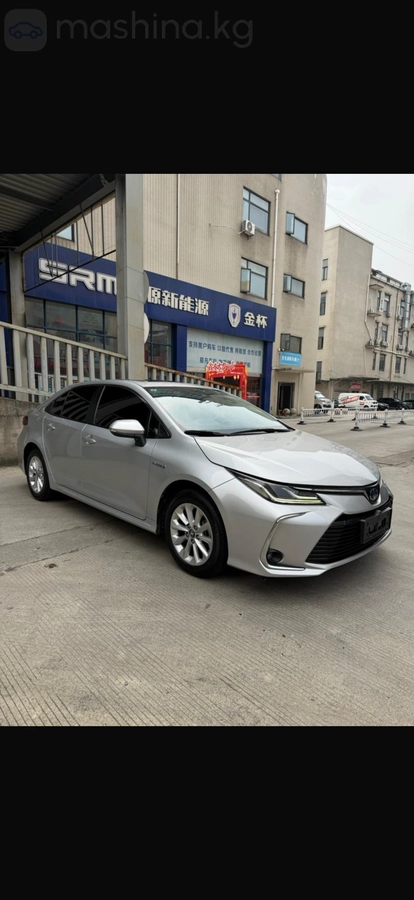 Toyota Corolla, 2022 — фото 2 из 10