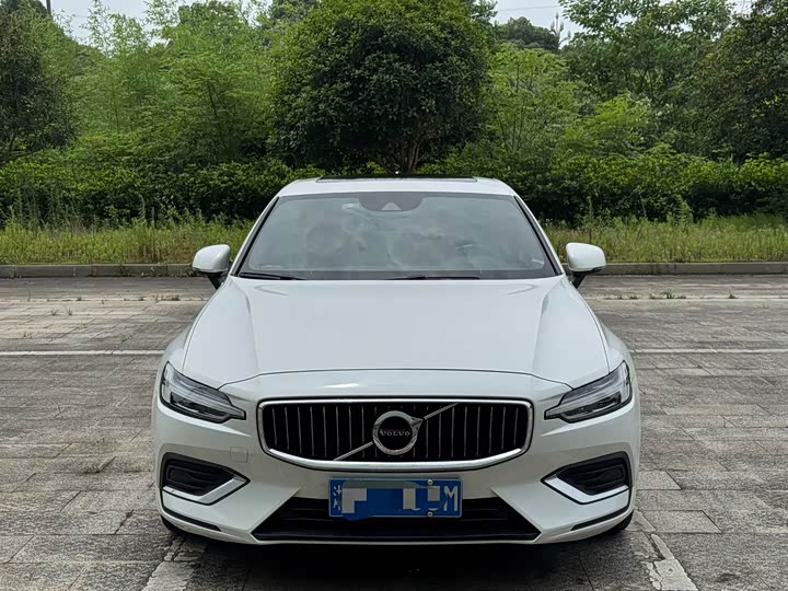 Volvo S60, 2021 — фото 2 из 9