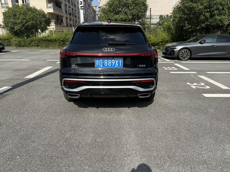 Audi Q5L, 2025 — фото 3 из 10