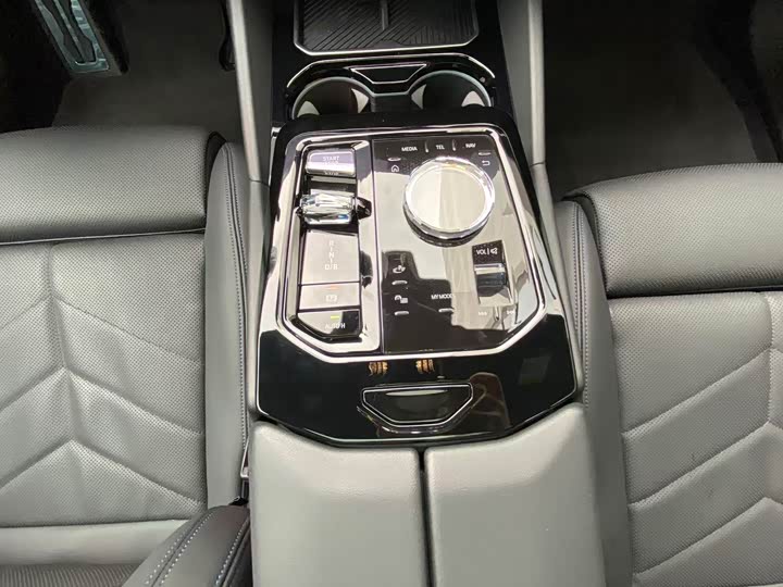 BMW i5, 2023 — фото 9 из 9