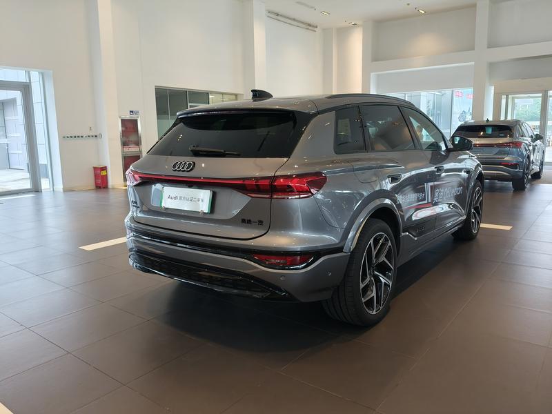 Audi Q6L e-tron, 2025 — фото 6 из 12