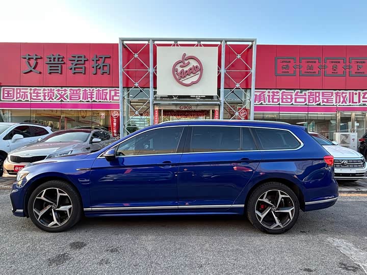 Volkswagen Passat Variant, 2023 — фото 5 из 9