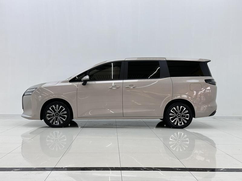 Wuling Starlight 730 Hybrid/EV, 2025 — фото 4 из 12