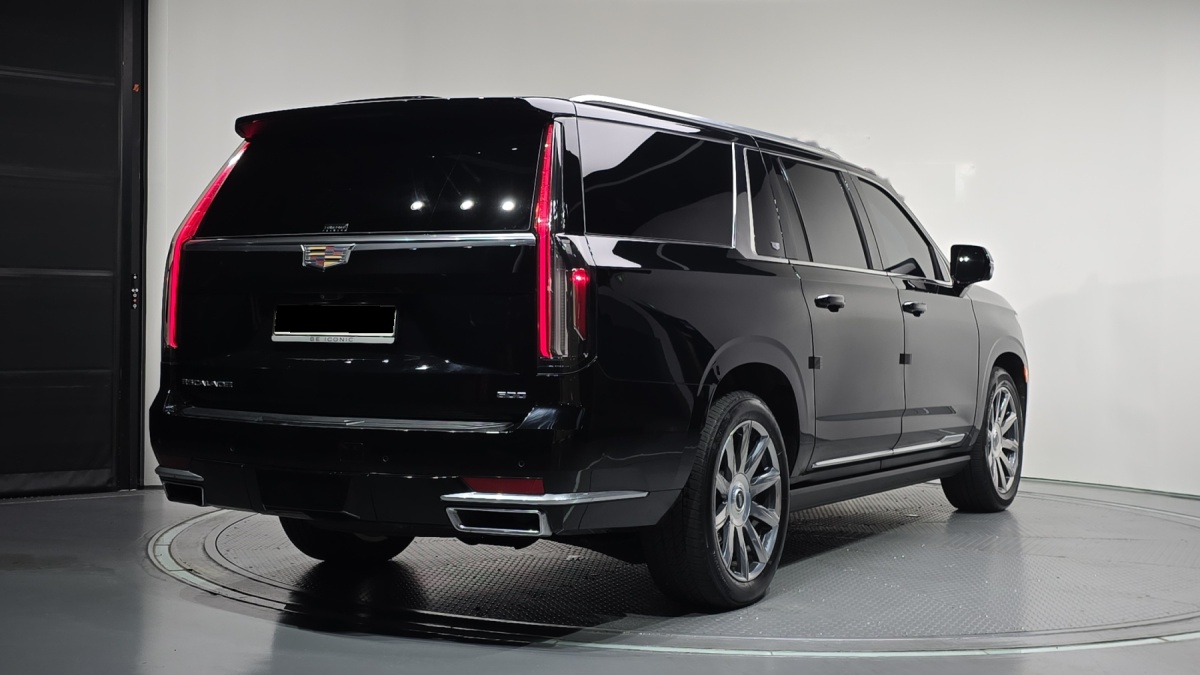 Cadillac Escalade, 2022 — фото 2 из 12