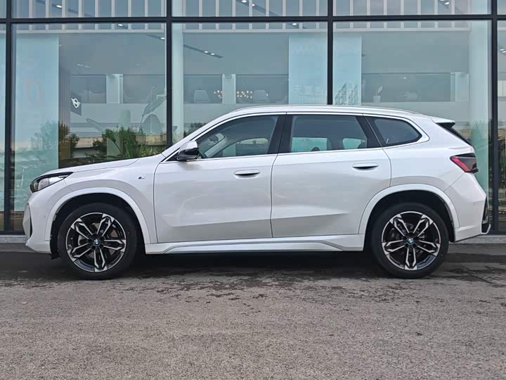 BMW X1, 2024 — фото 3 из 9