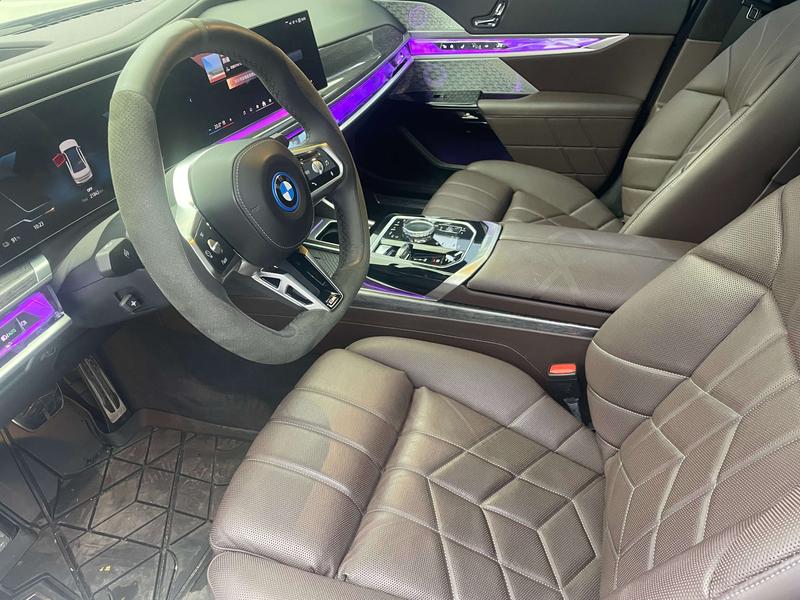 BMW i7, 2025 — фото 12 из 12
