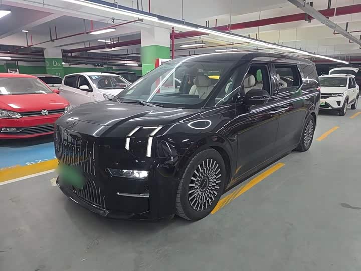 Zeekr 009, 2024 — фото 2 из 9
