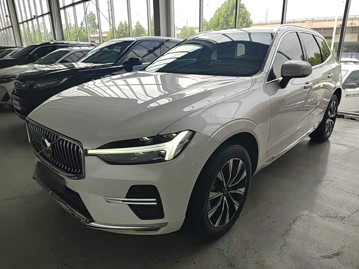 Volvo XC60, 2022 — фото 2 из 9