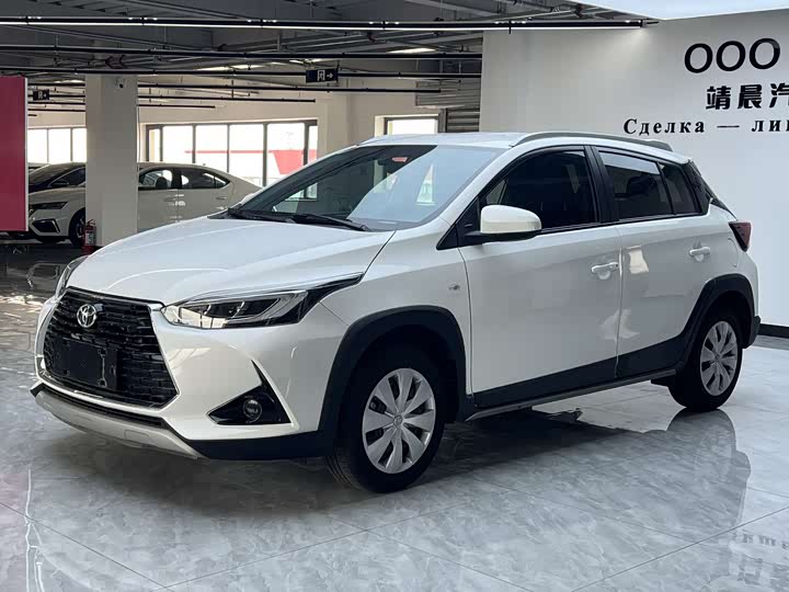Toyota Yaris L Hatchback, 2022 — купить в Санкт-Петербурге под ключ