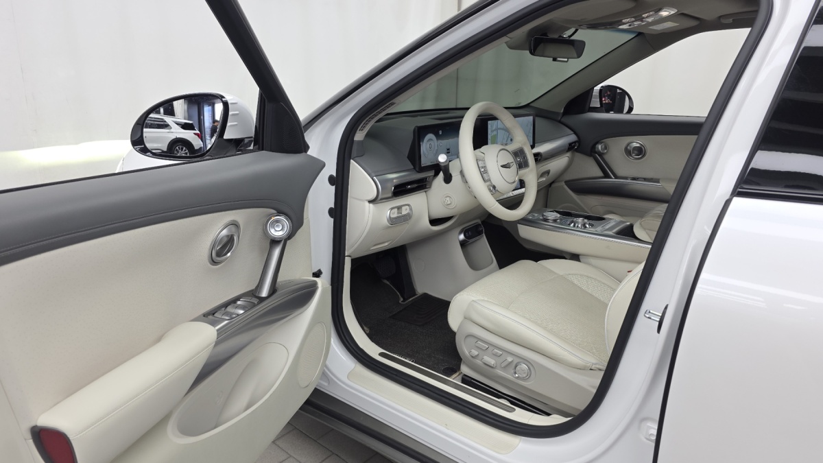 Genesis GV60, 2022 — фото 9 из 12