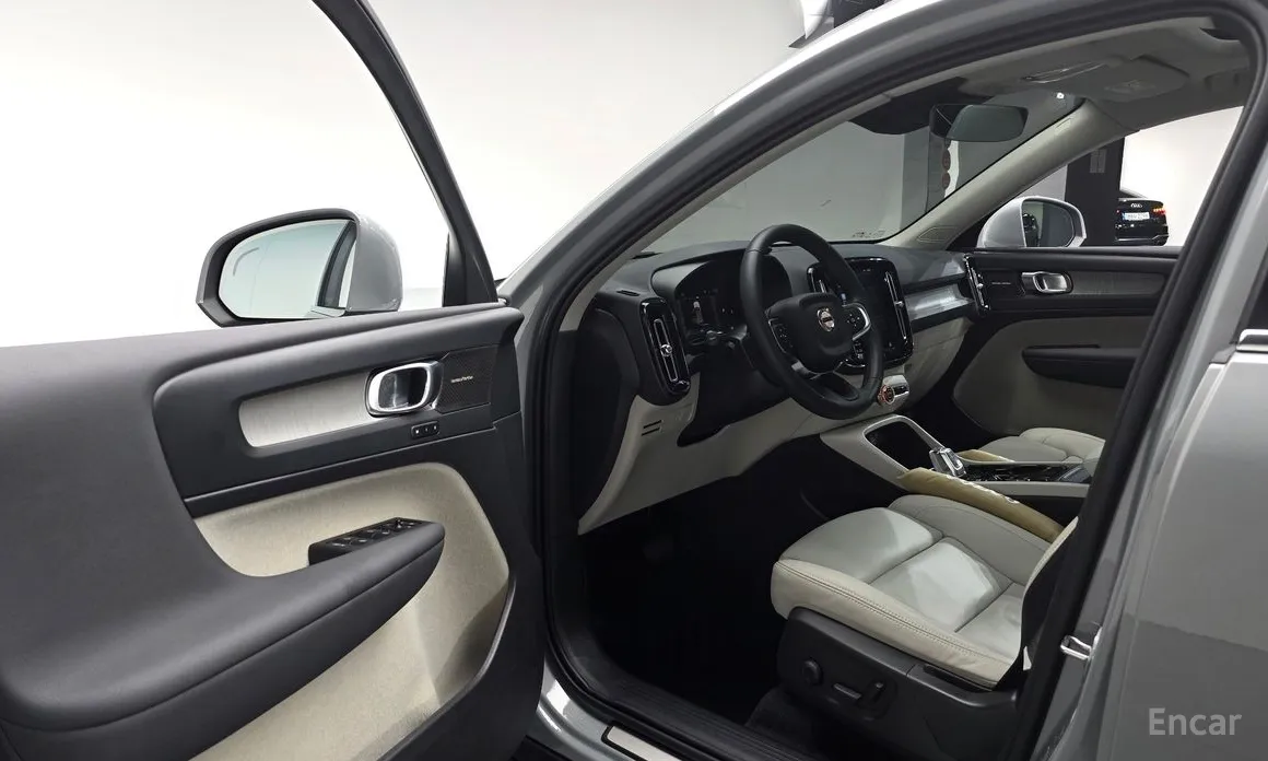 Volvo XC40, 2024 — фото 12 из 12