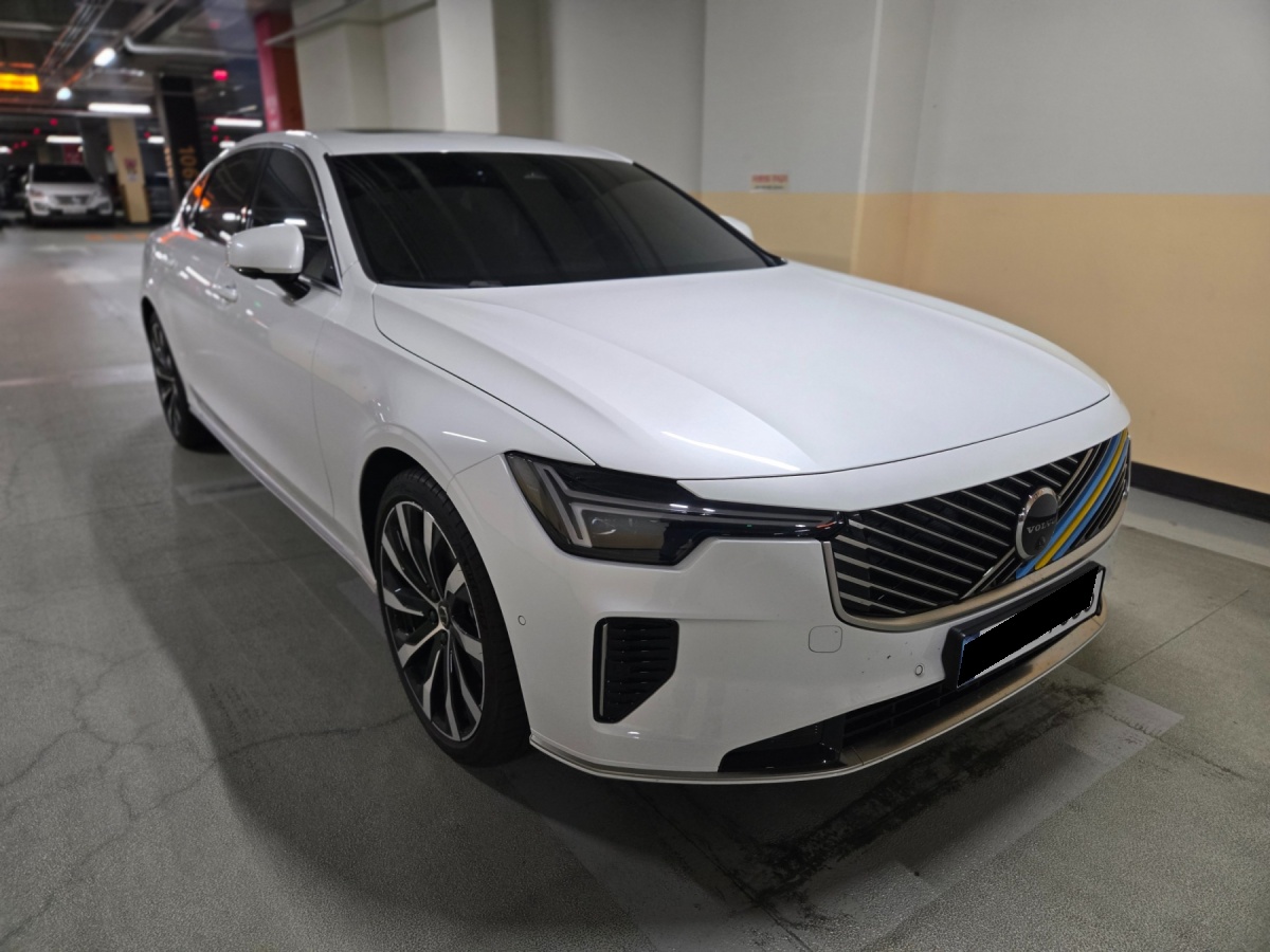 Volvo S90, 2025 — купить в Курске под ключ