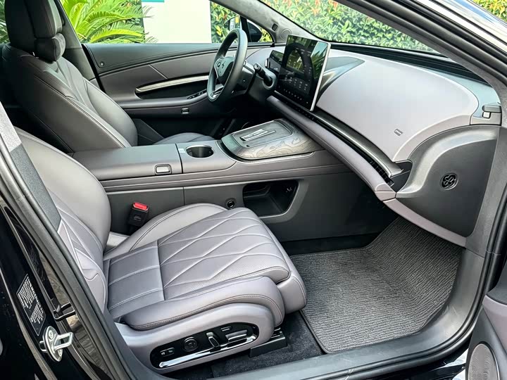 GAC Hyptec A8, 2025 — фото 5 из 9