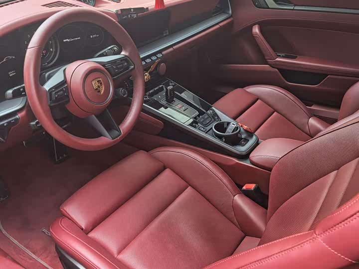 Porsche 911, 2023 — фото 2 из 7