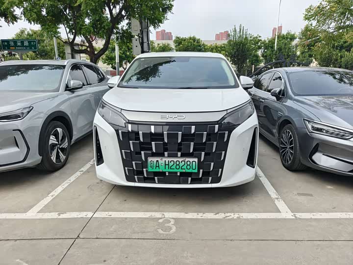 BYD M9, 2025 — фото 2 из 9