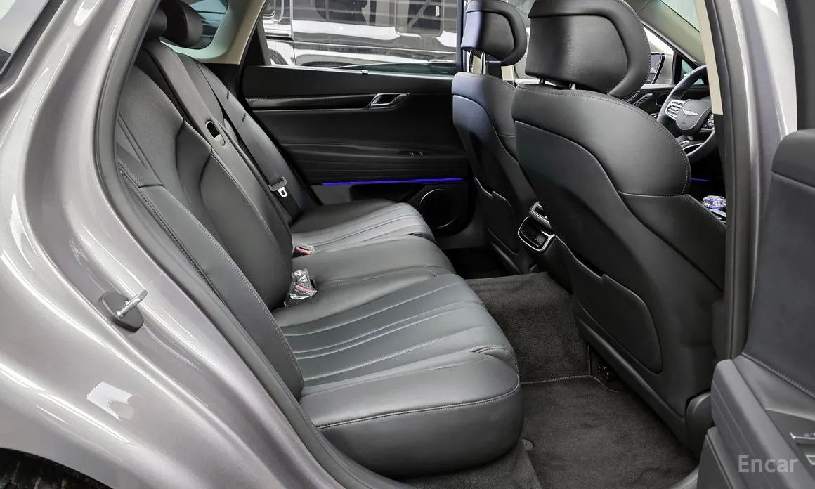 Genesis G80, 2023 — фото 12 из 12