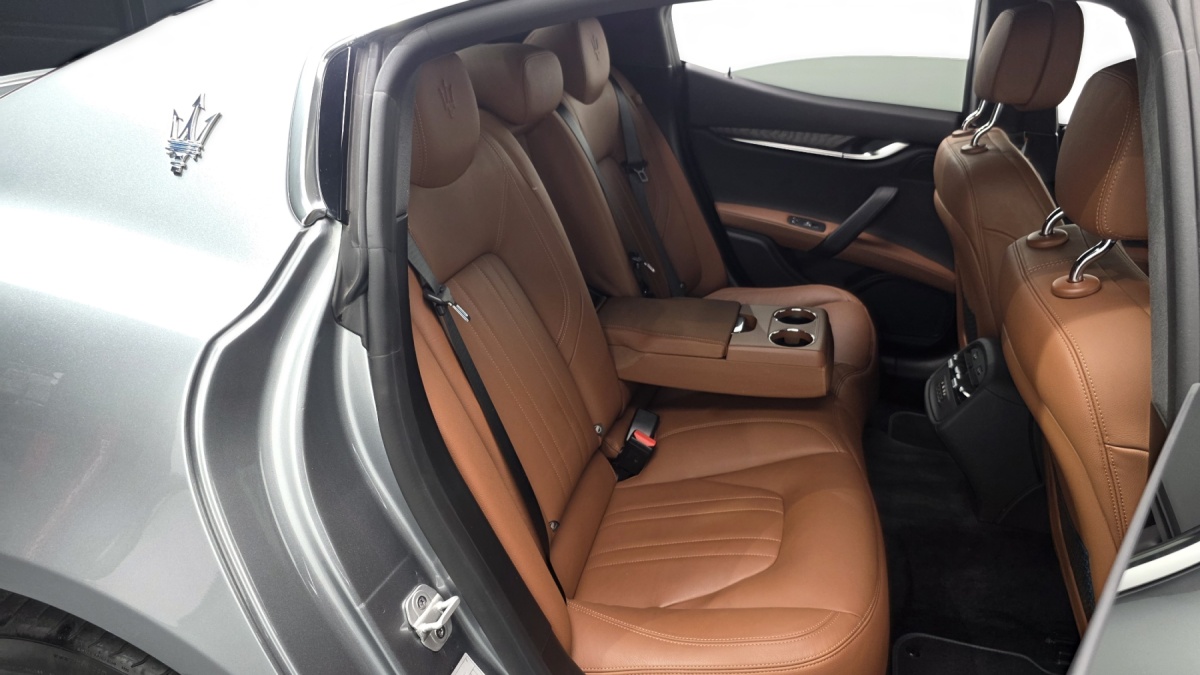 Maserati Ghibli, 2022 — фото 11 из 12