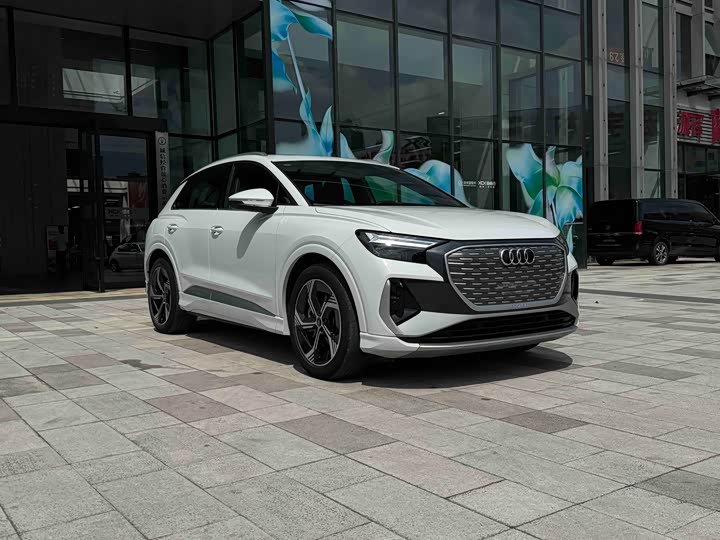 Audi Q4 e-tron, 2024 — фото 3 из 9
