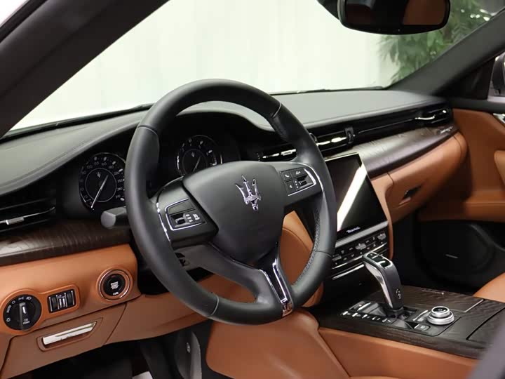 Maserati Quattroporte, 2022 — фото 8 из 9