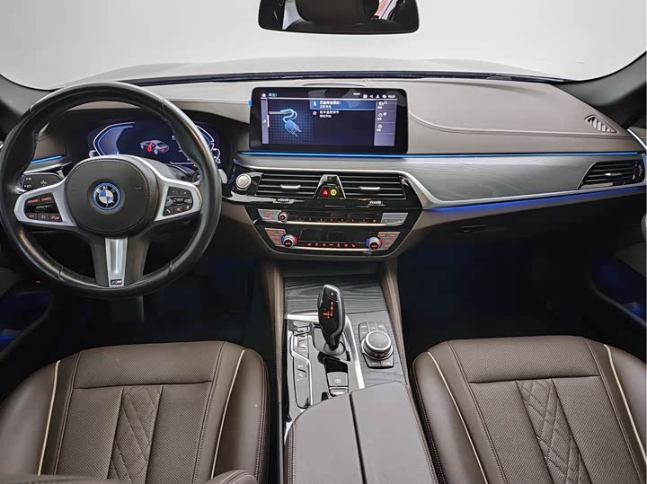 BMW 5 Series Hybrid, 2022 — фото 7 из 9
