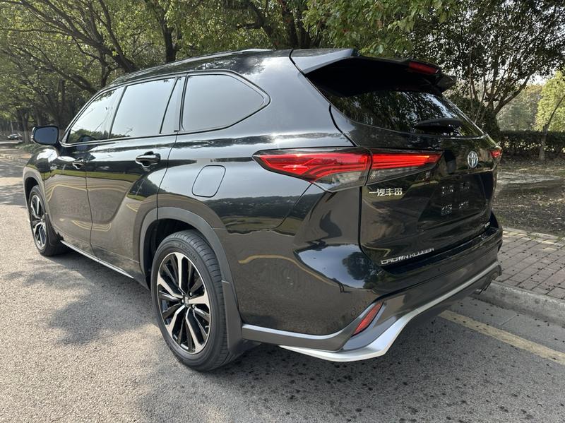 Toyota Crown Kluger, 2022 — фото 4 из 12