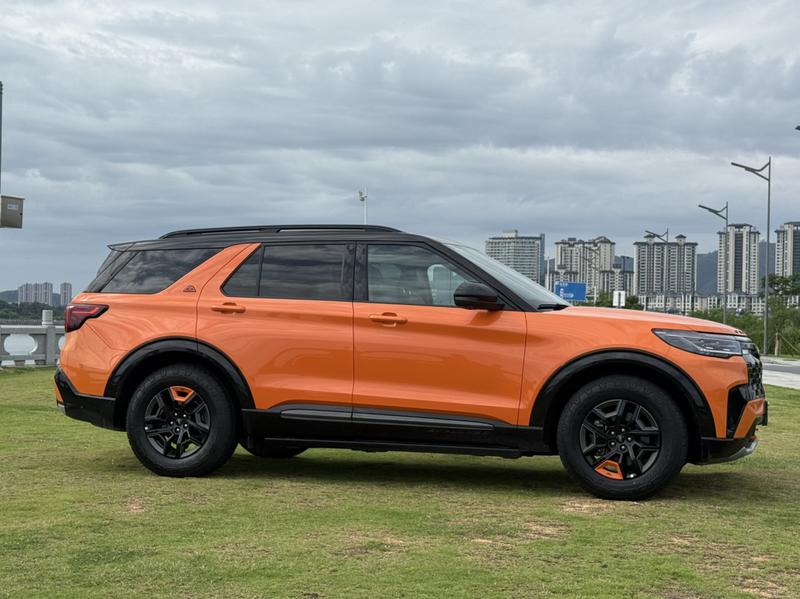 Ford Explorer, 2024 — фото 7 из 12