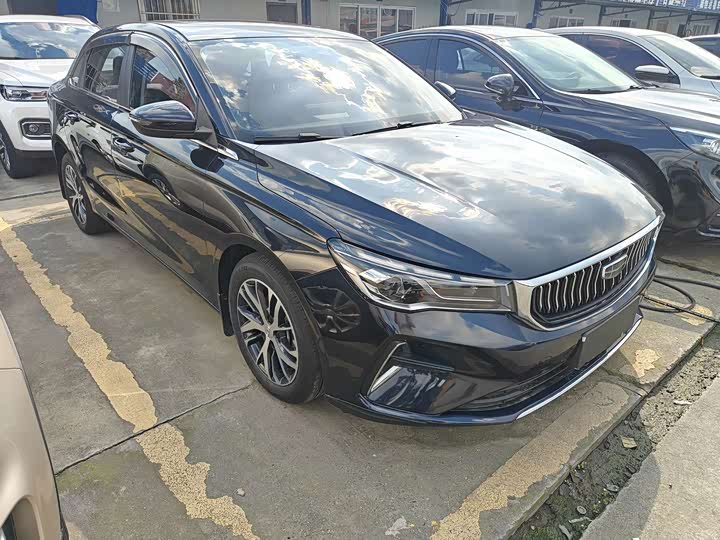 Geely Emgrand, 2022 — фото 3 из 9