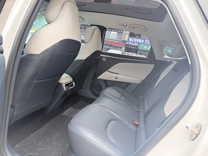 BAIC Arcfox Alpha T5, 2024 — фото 8 из 9