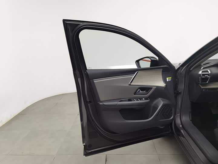 Citroen C5 X, 2023 — фото 8 из 9
