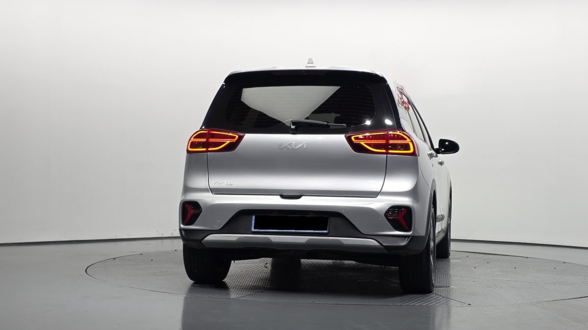 Kia Niro, 2022 — фото 4 из 12