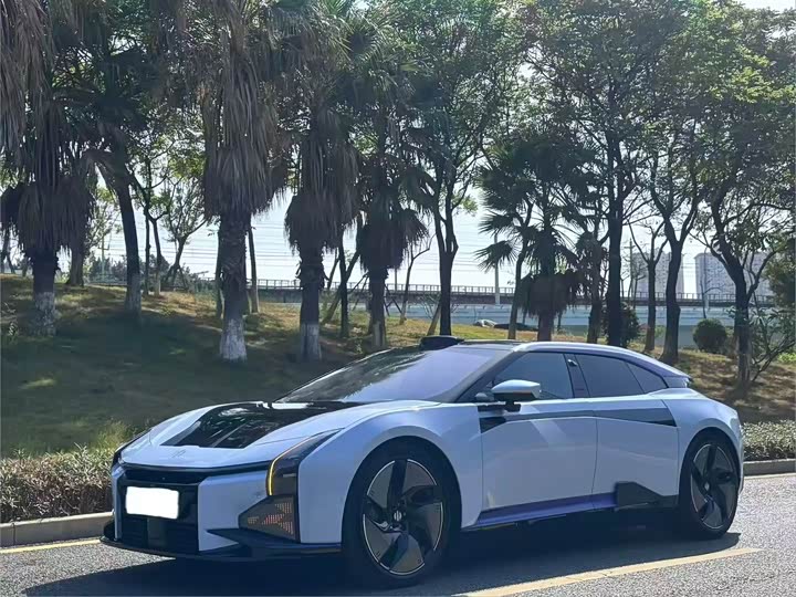 HiPhi Z, 2022 — купить в Брянске под ключ