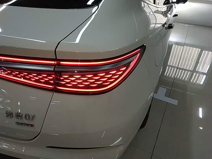 BYD Seal 07 DM-i Hybrid, 2025 — фото 8 из 9