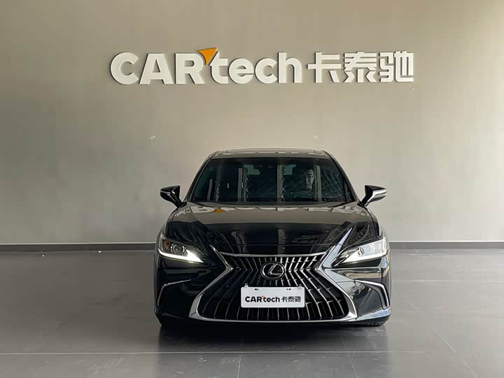 Lexus ES, 2023 — фото 2 из 9