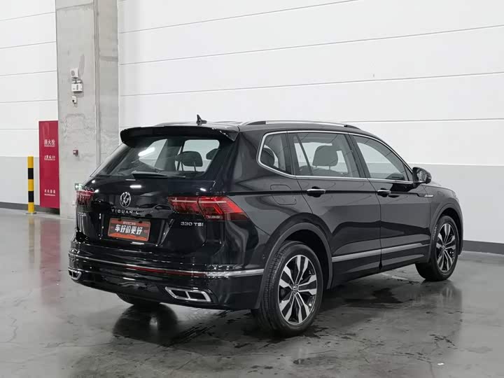 Volkswagen Tiguan L Pro, 2023 — фото 2 из 9