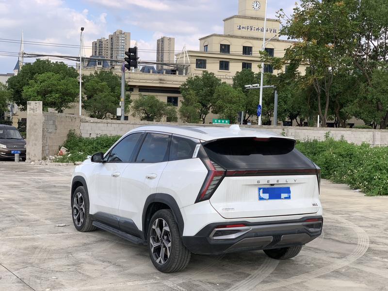 Geely Atlas L, 2023 — фото 5 из 12