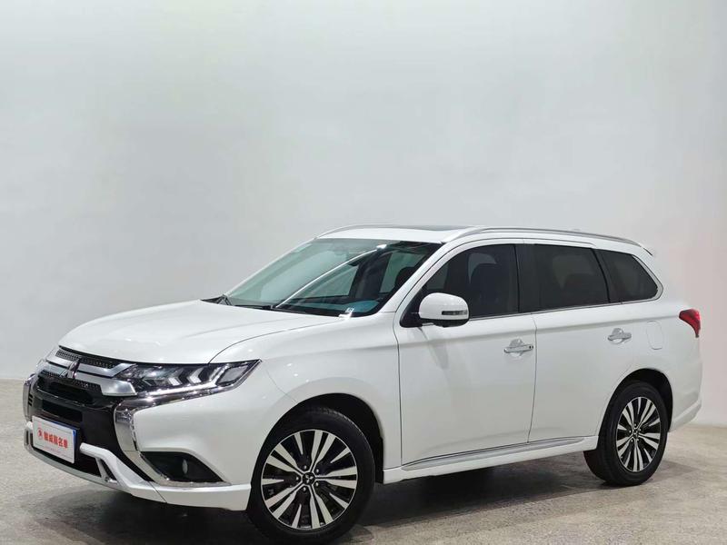 Mitsubishi Outlander, 2022 — купить в Казани под ключ