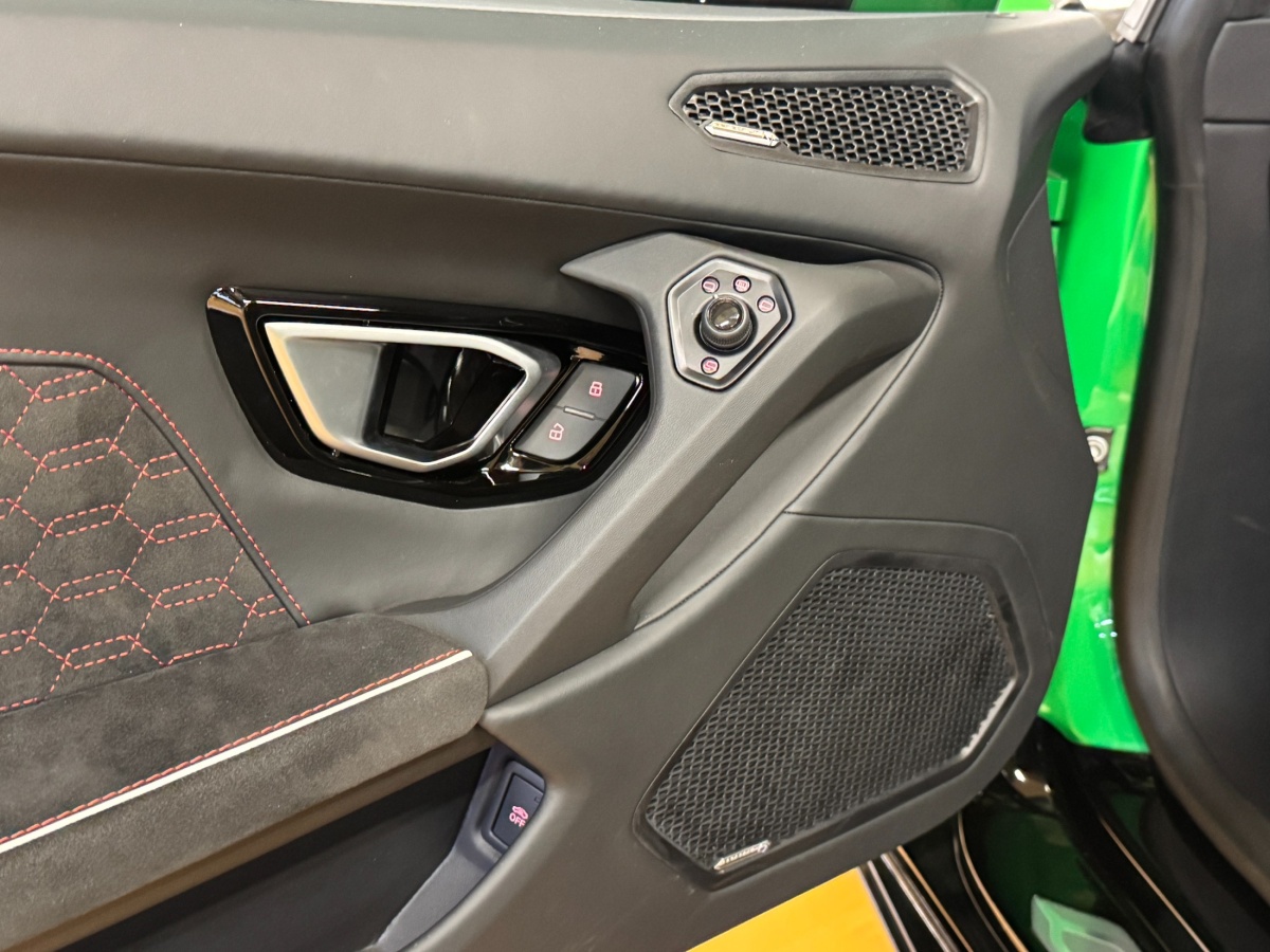 Lamborghini Huracan, 2023 — фото 10 из 12