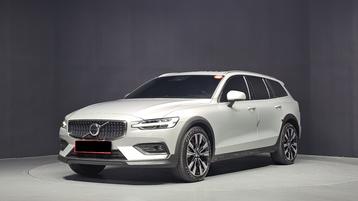 Volvo V60, 2024 — купить в Иванове под ключ
