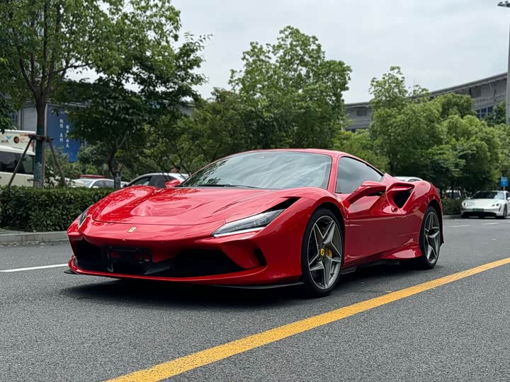 Ferrari F8, 2022 — фото 2 из 7