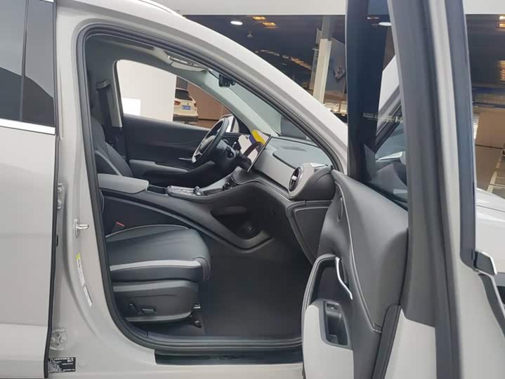 BYD Sea Lion 05 DM-i Hybrid, 2025 — фото 8 из 9