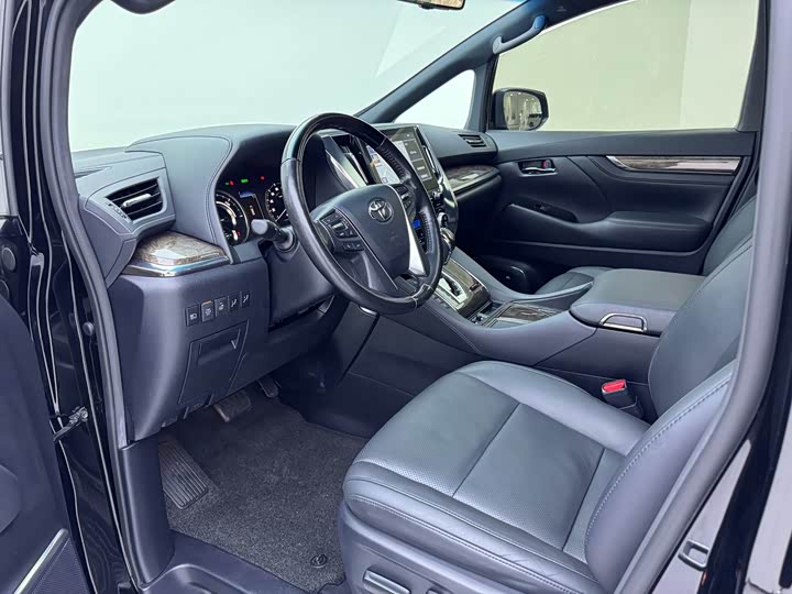 Toyota Alphard, 2022 — фото 4 из 9
