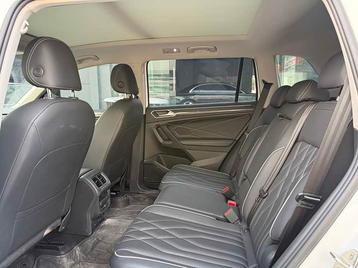 Volkswagen Tiguan L Pro, 2024 — фото 4 из 9
