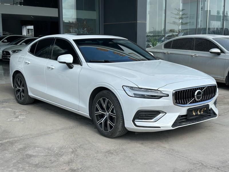 Volvo S60, 2024 — фото 3 из 11