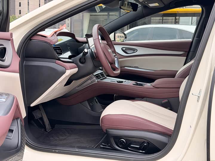 BYD Seal 07 DM-i Hybrid, 2025 — фото 7 из 9