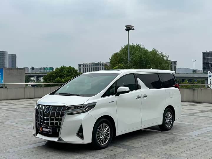 Toyota Alphard, 2022 — купить в Калуге под ключ