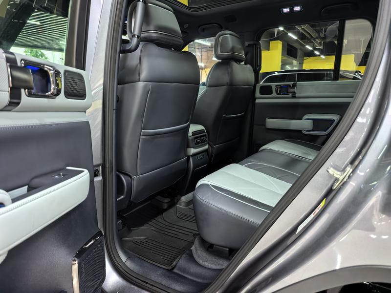 BYD FangChengBao Leopard 5, 2025 — фото 10 из 12